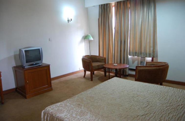 Hotel Sita Manor Gwalior Oda fotoğraf